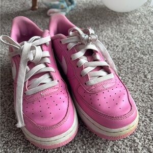 Nike Kids Pink Low-Top Sneakers